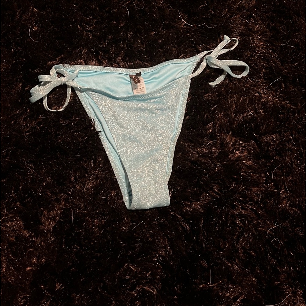 Kendall plus kylie bottoms